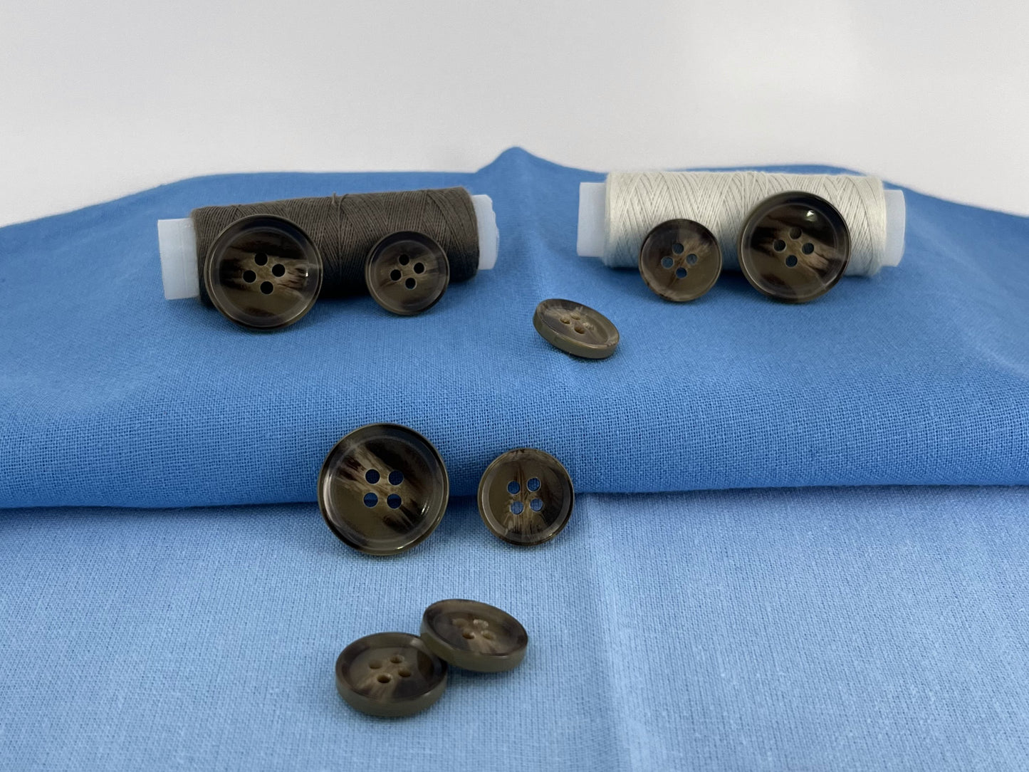 Green & Brown Horn Imitation Buttons, Sprayed in Contrast Color, 15mm & 20mm (24L & 32L). 4-Hole Sew On for Suits, Pants, Coats & Jackets