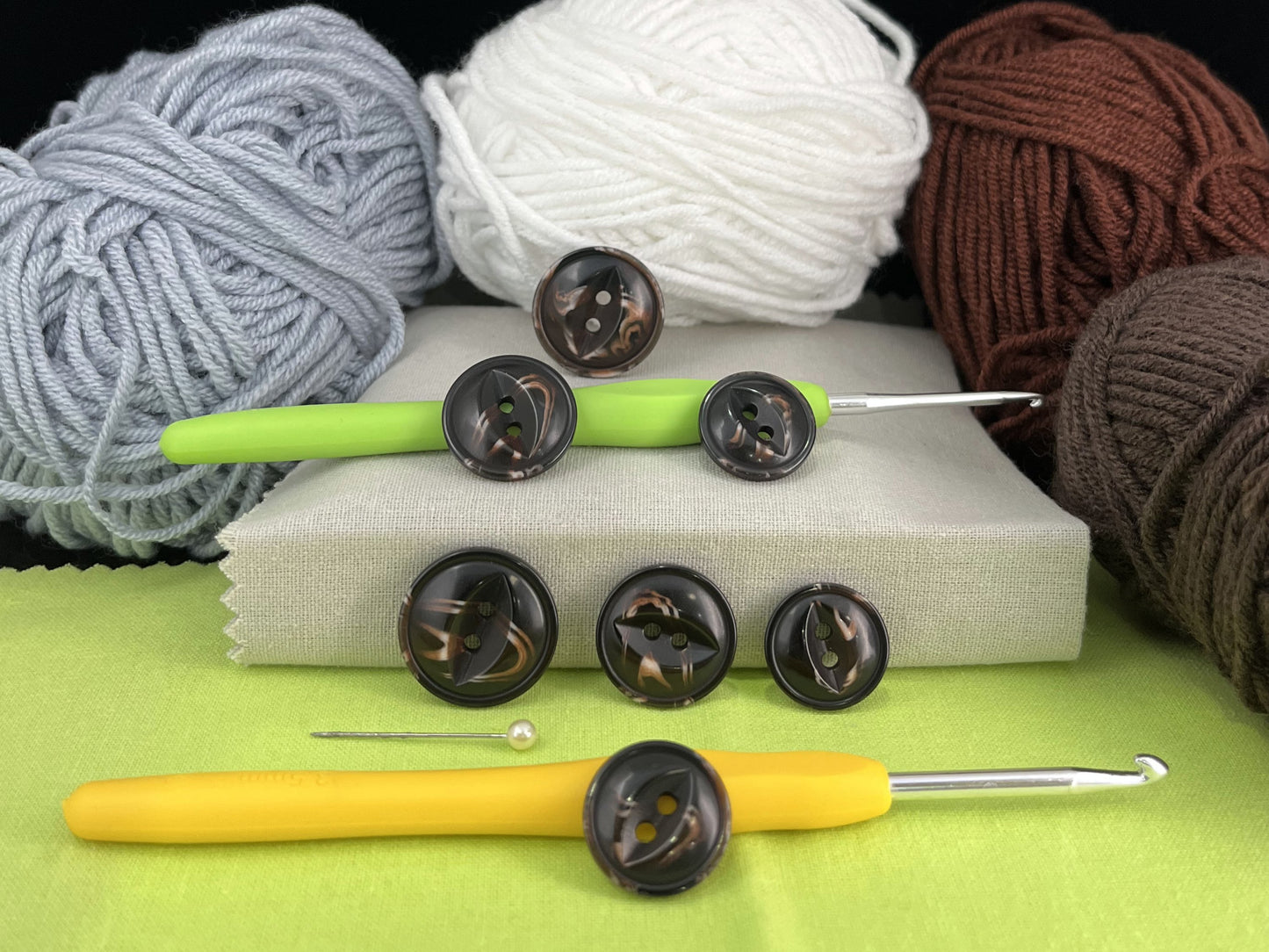 Black Fish Eye Pearl Imitation Buttons, Multi-Colored, 18-23mm (28L, 32L & 36L). 2-Hole Sew On for Jackets, Coats, Apparel, Crafts