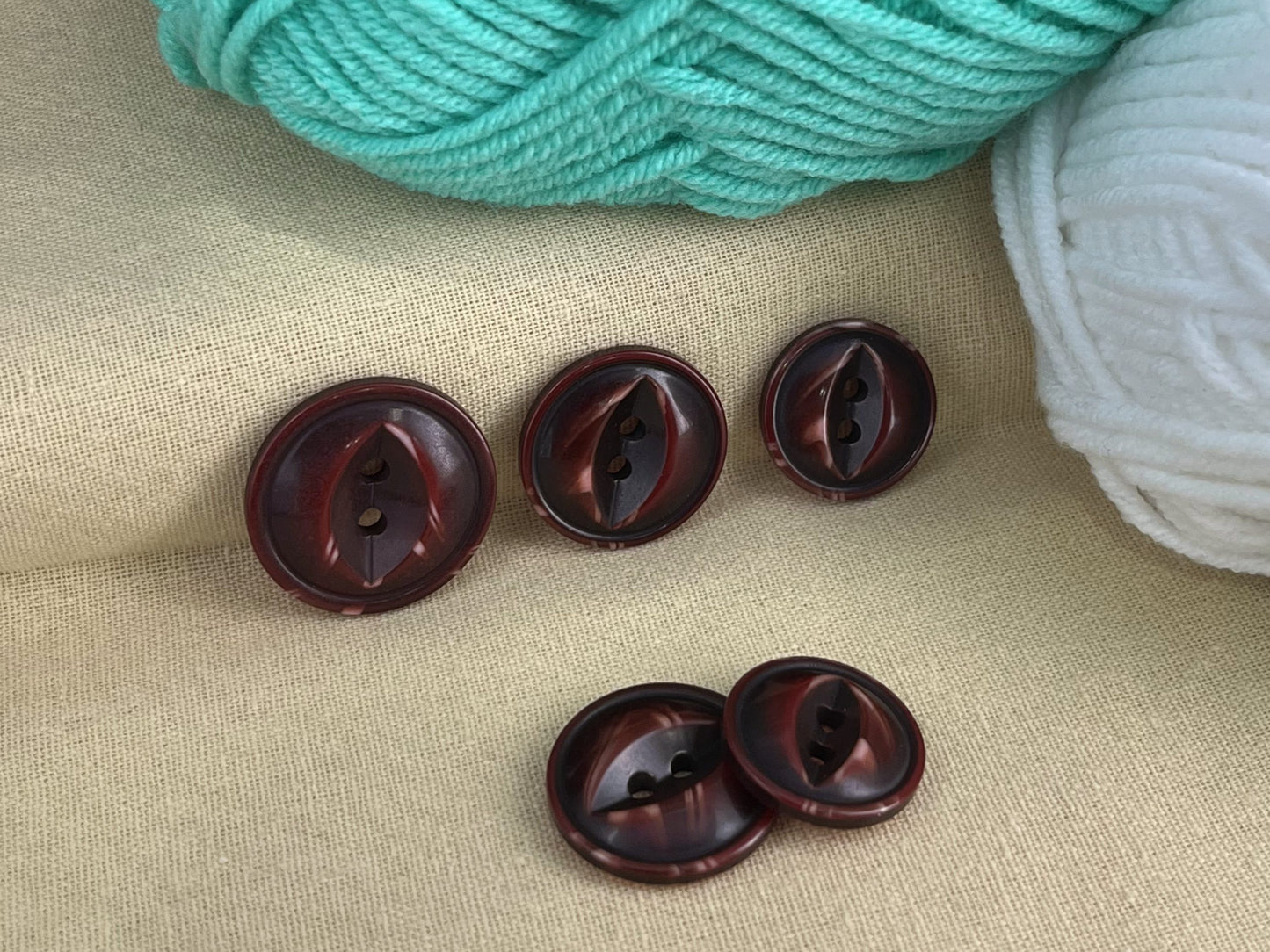 Bordeaux Red Fish Eye Pearl Imitation Buttons, Multi-Colored, 18-23mm (28L, 32L & 36L). 2-Hole Sew On for Jackets, Coats, Apparel, Crafts