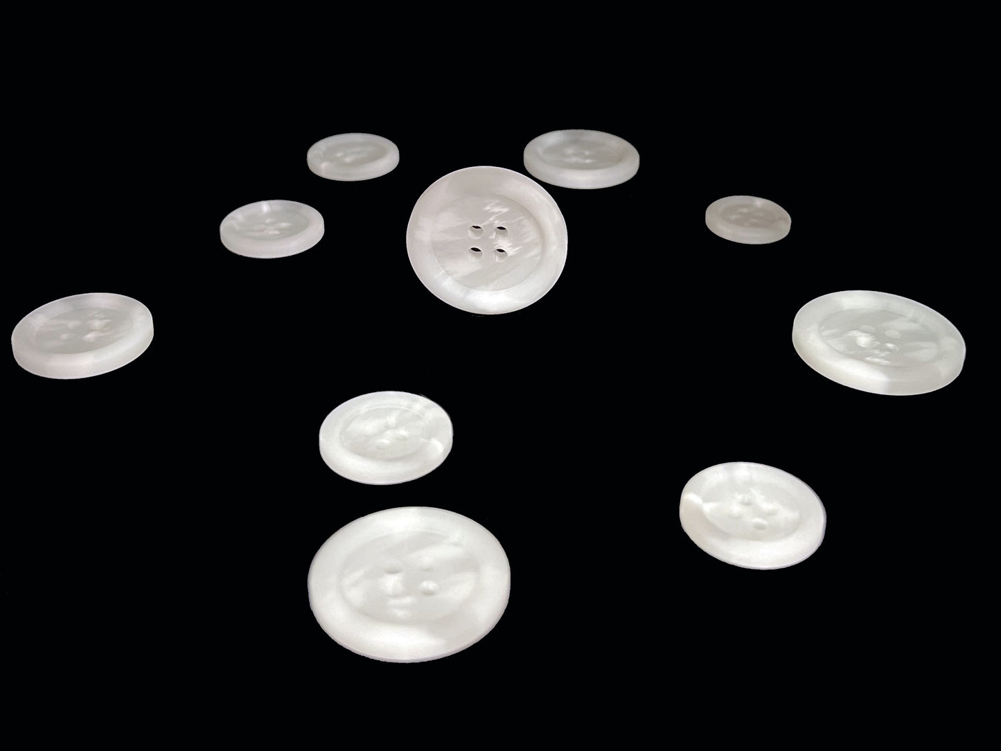 White Horn Imitation Buttons, Two Tones, 15-25mm (24L-40L). 4-Hole Sew On for Suits, Pants, Dresses, Coats, Jackets & Sweaters
