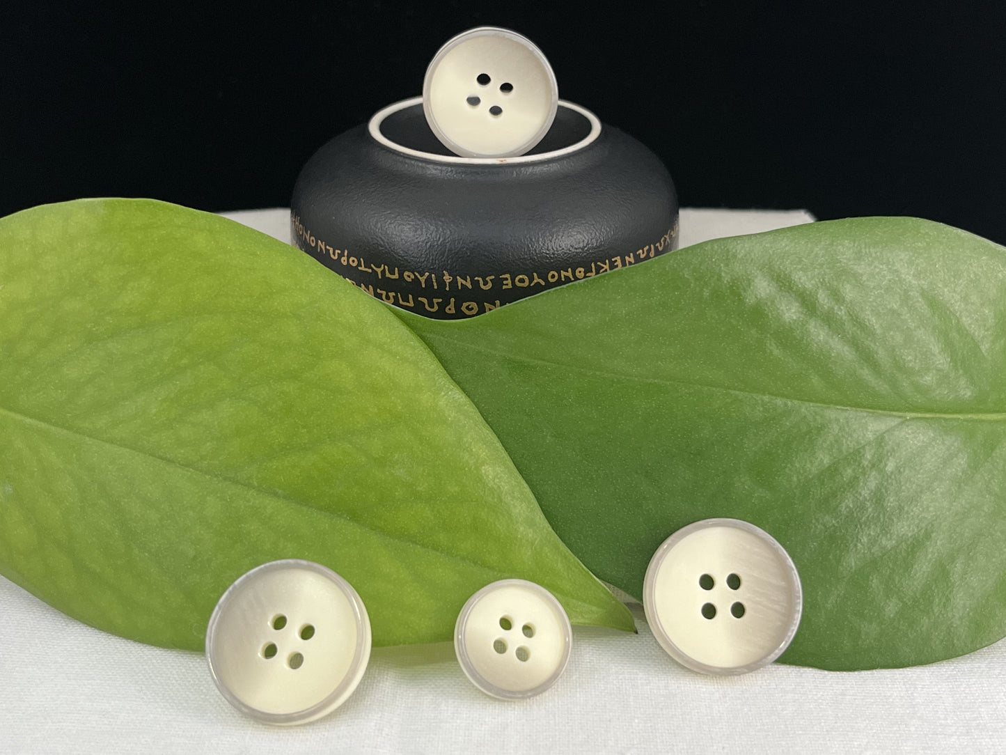 Off-White Pearlized Horn Imitation Buttons, 15mm & 20mm (24L & 32L). 4-Hole Sew On for Suits, Pants, Dresses, Coats, Jackets & Sweaters