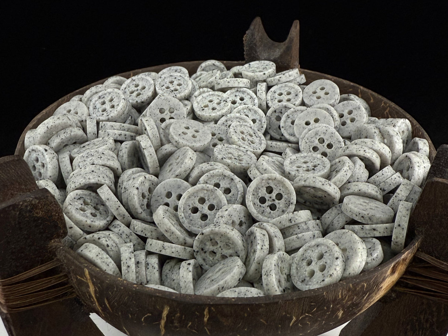 Light Grey Stone Imitation Buttons, 10-20mm (16L-32L). Recycled Plastic, 4-Hole Sew On for Shirts, Pants, Dresses, Coats, Jackets
